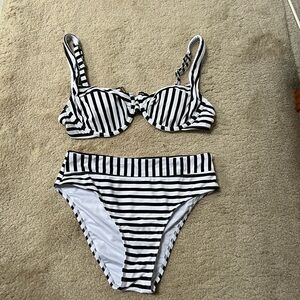 Cupshe black & white bikini